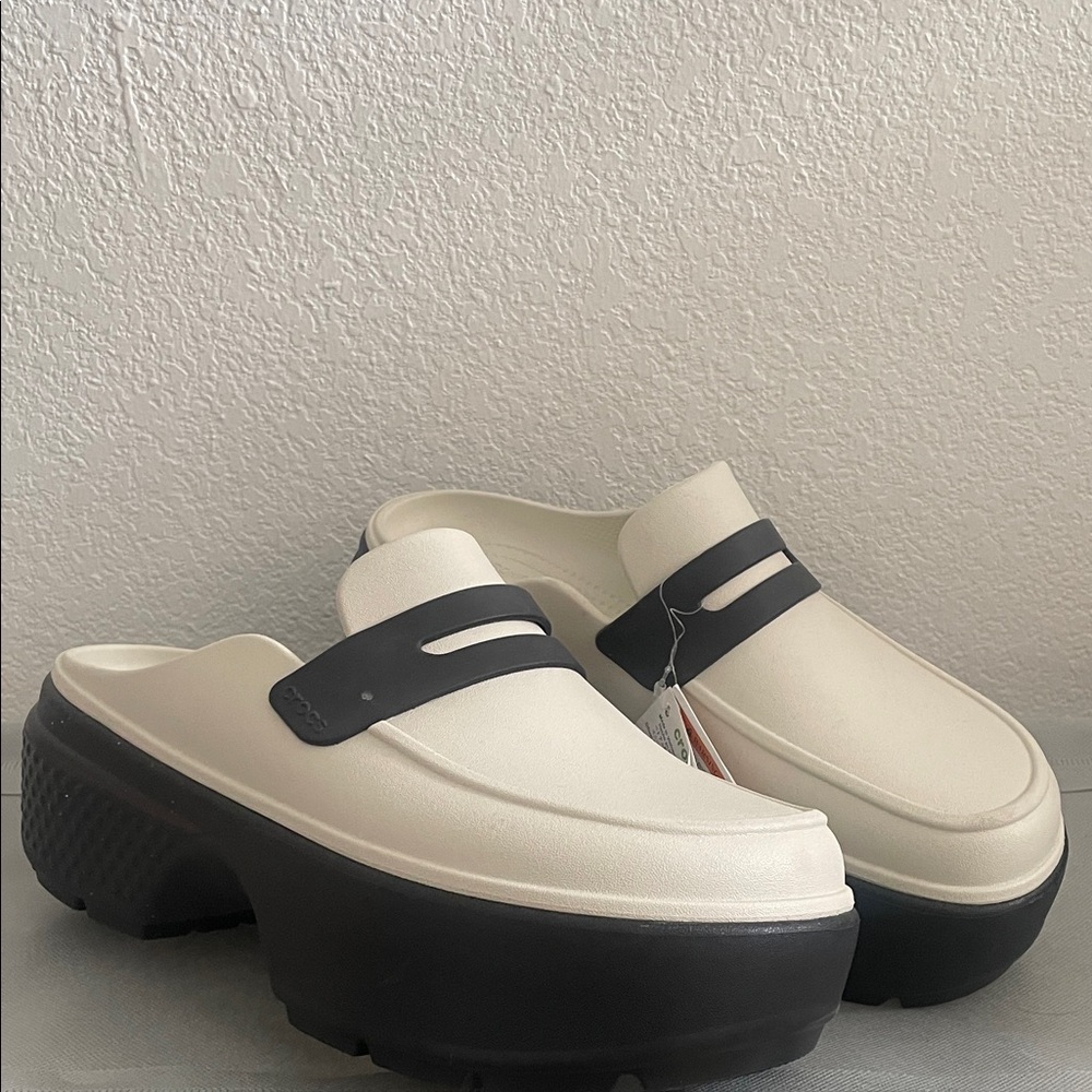 New CROCS Stomp Loafers Slip On